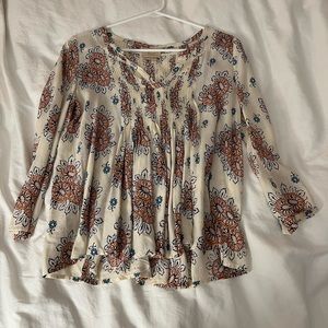Anthropologie blouse in size 0.